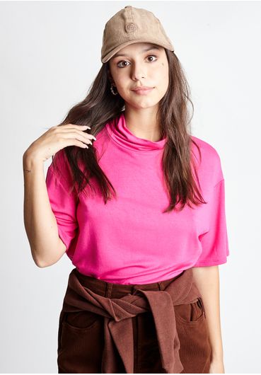 Blusa cava descolada com gola alta