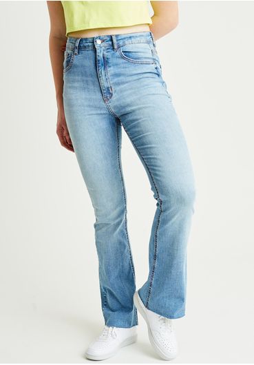 Calça jeans flare com cintura alta