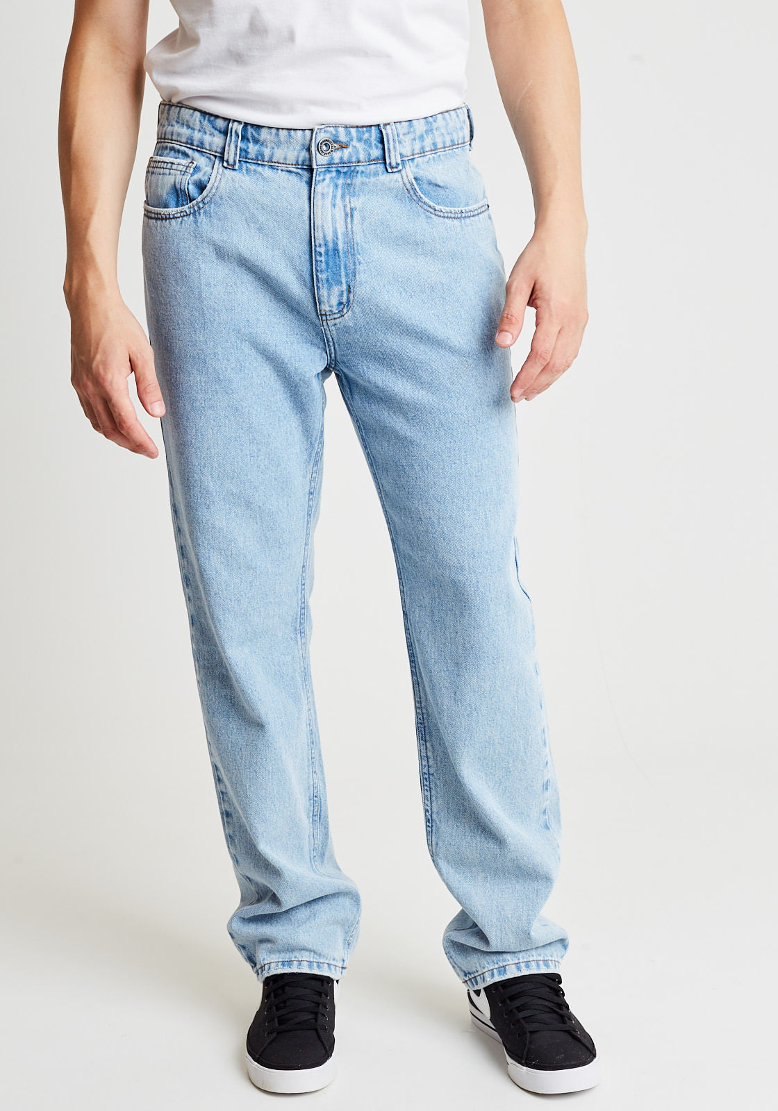 calça jeans lavagem clara masculina