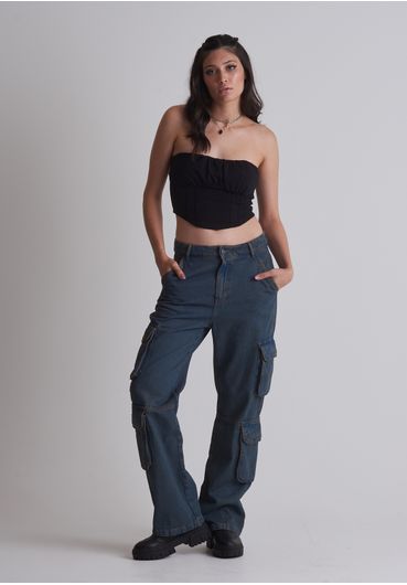 Calça jeans reta cintura alta bolsos cargo duplos