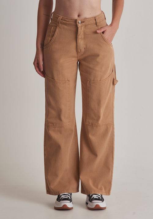 Calça sarja wide leg bolso carpinteiro