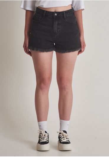 Short jeans barra desfiada