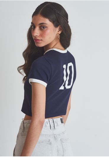 Cropped baby tee estampa gossip team