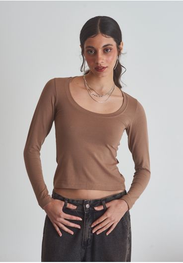 Blusa básica decotada manga longa natural