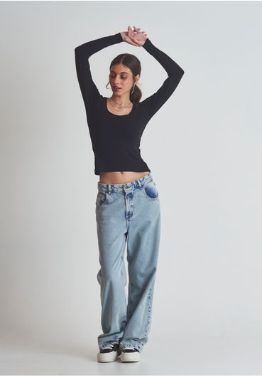 Blusa básica decotada manga longa preta