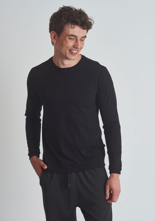 Camiseta básica slim manga longa preta