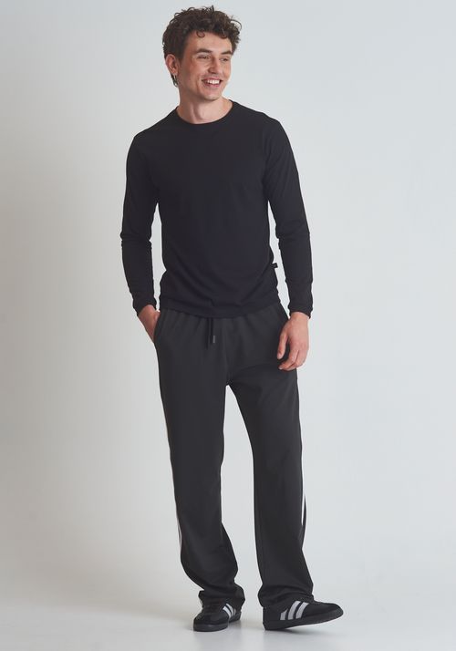 Camiseta básica slim manga longa preta