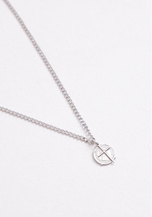 Colar crucifixo e medalha