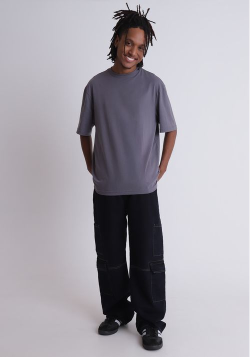 Camiseta básica over fit chumbo