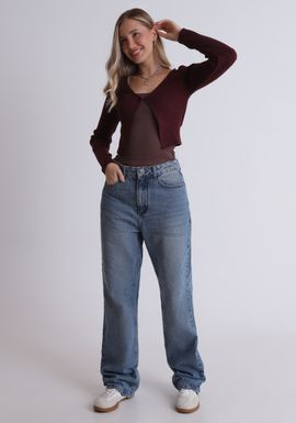 Calça jeans reta com puídos