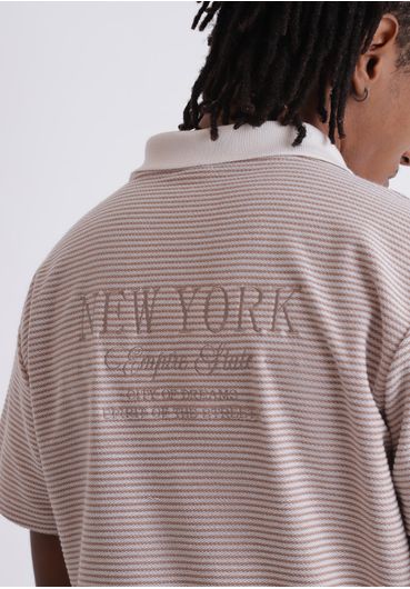 Camiseta polo listrada com bordado nas costas