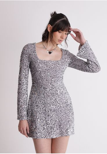 Vestido curto em paetê