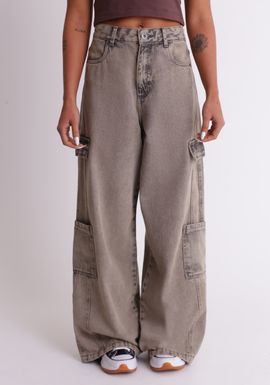 Calça jeans cintura média cargo