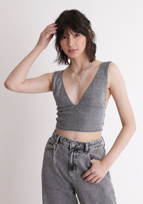 Top brilhos com decote