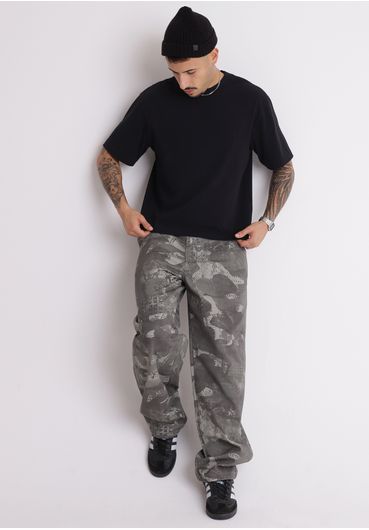 Calça sarja baggy camuflada