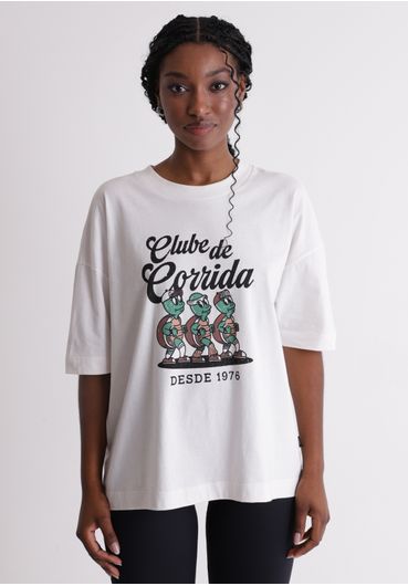 Camiseta oversized estampa clube de corrida
