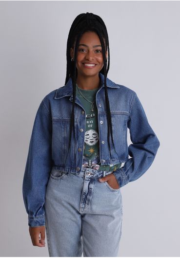 Jaqueta jeans cropped com puídos