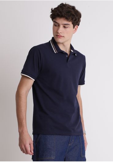 Camiseta polo com detalhes na gola e manga