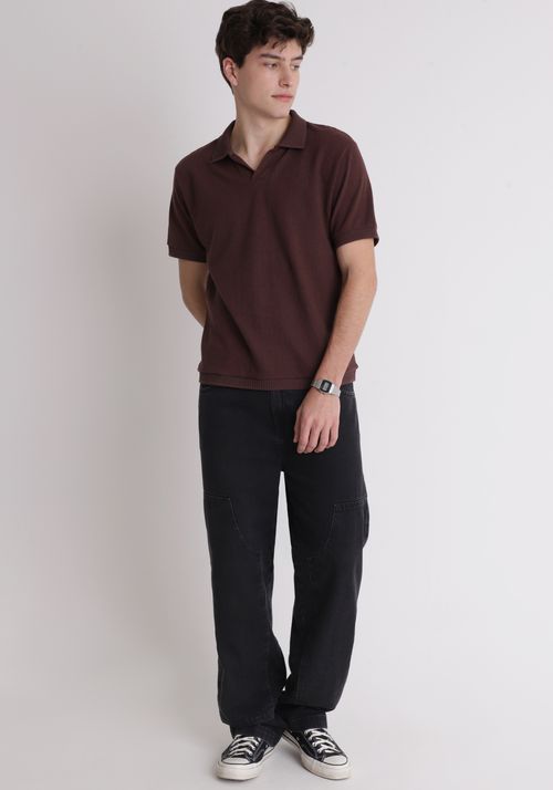 Camiseta polo com gola diferenciada