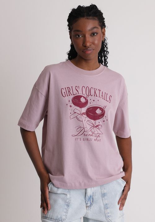 Camiseta oversized estampada girl's cocktails