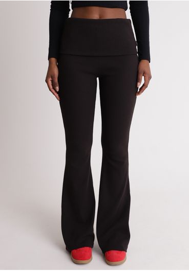 Calça flare