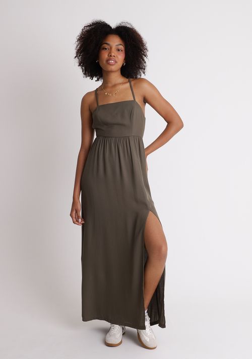 Vestido longo com decote nas costas