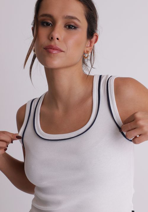 Regata com viés contrastante