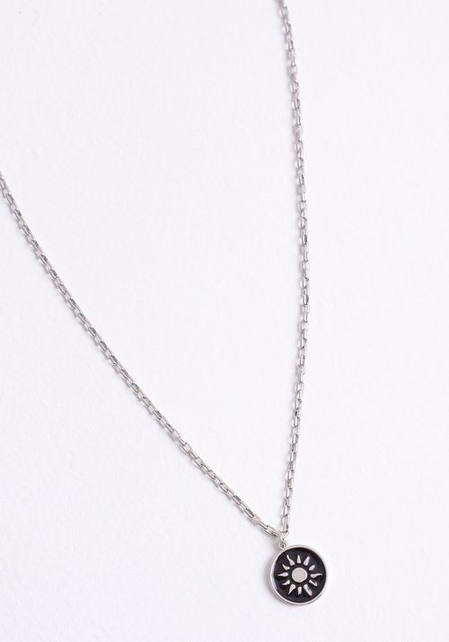 Colar com pingente de sol