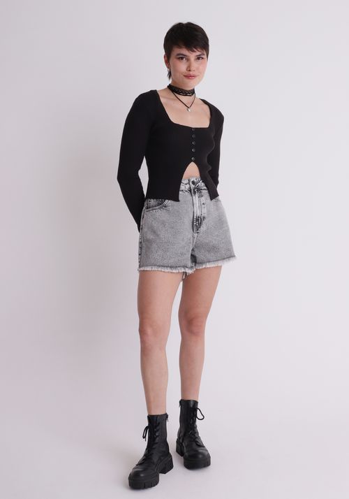 Short jeans barra desfiada