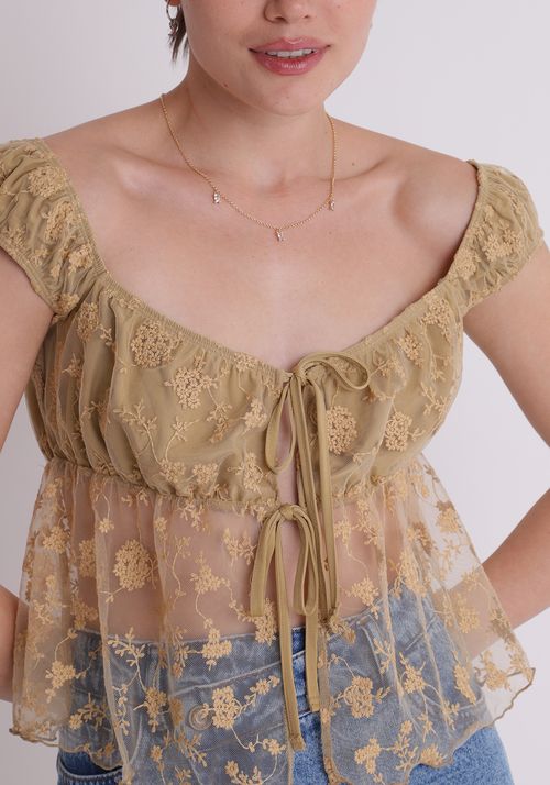 Blusa de tule bordado com amarração