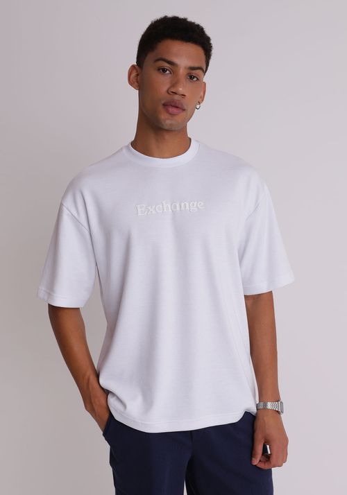 Camiseta em algodão com silk relevo